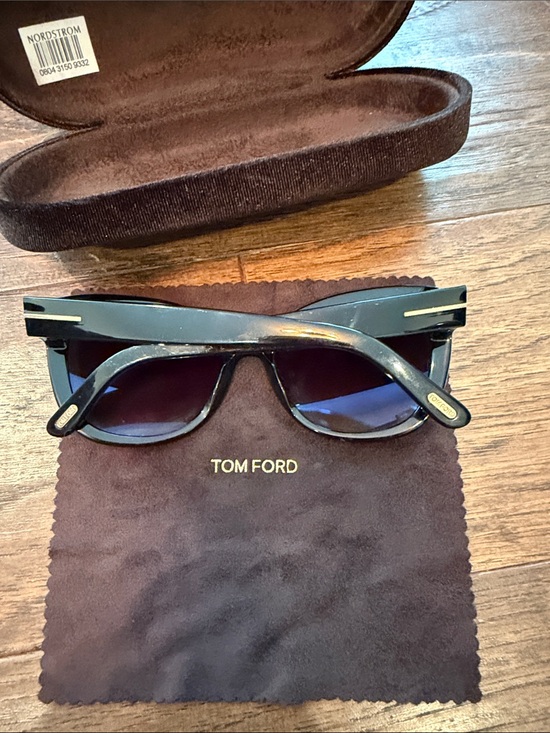 Tom Ford Black Alistair Women\'s Cat-Eye Sunglasses with Dark Lenses main image 4